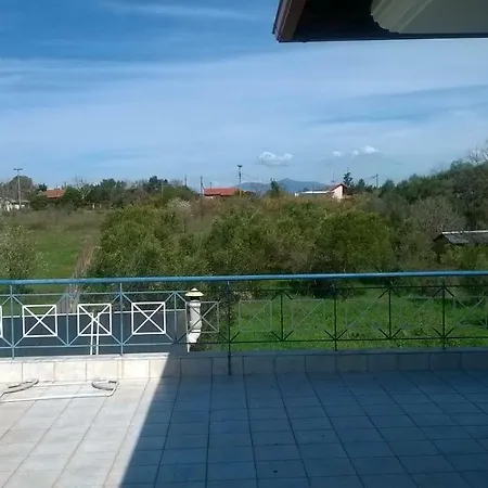 Δωμάτια σε οικογενειακή κατοικία Koukmaris House